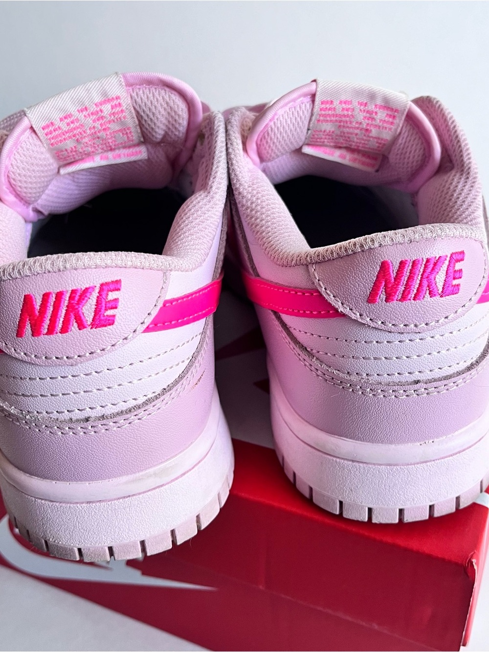 Triple Pink Nike Dunks W8 - Picture 5 of 6
